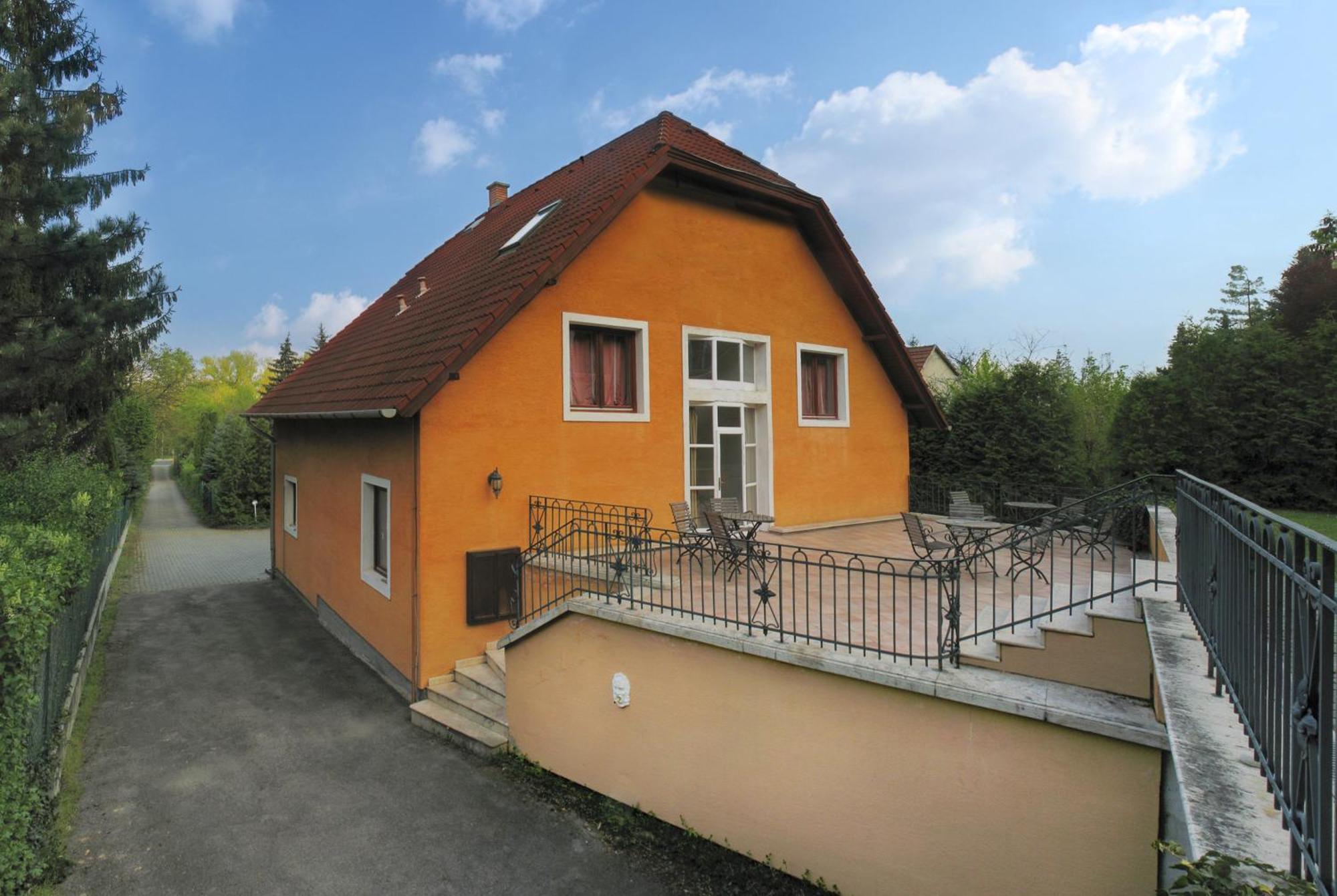 Nr 100 Szentendre Hotel Panzio Szolgaltatasok Eksteriør bilde