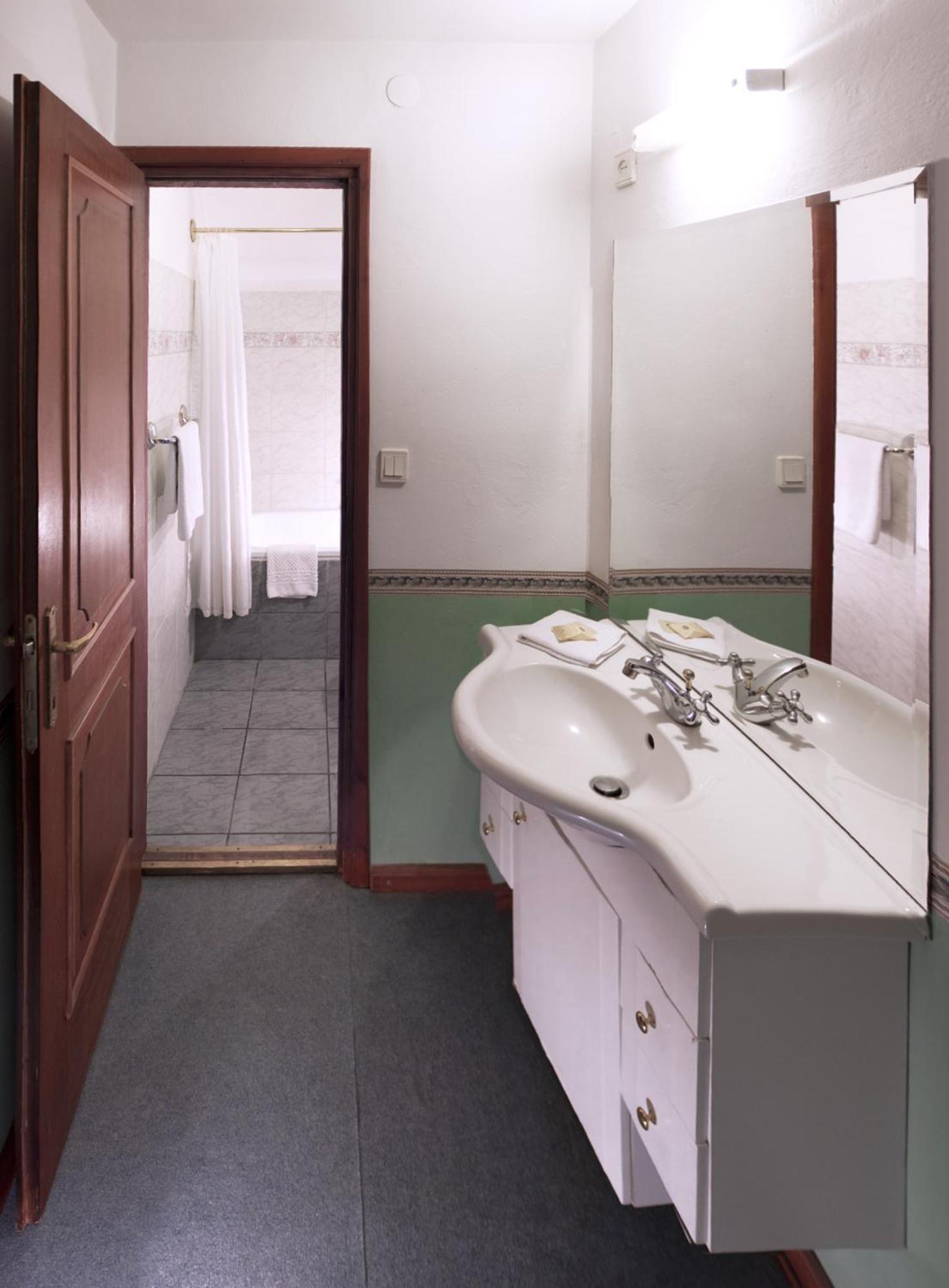 Nr 100 Szentendre Hotel Panzio Szolgaltatasok Eksteriør bilde