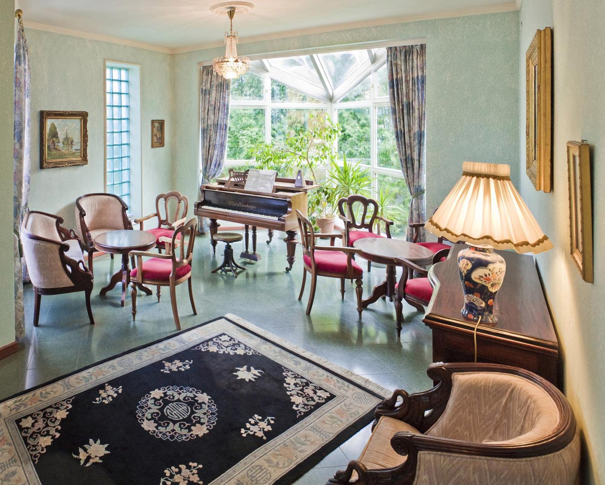 Nr 100 Szentendre Hotel Panzio Szolgaltatasok Eksteriør bilde